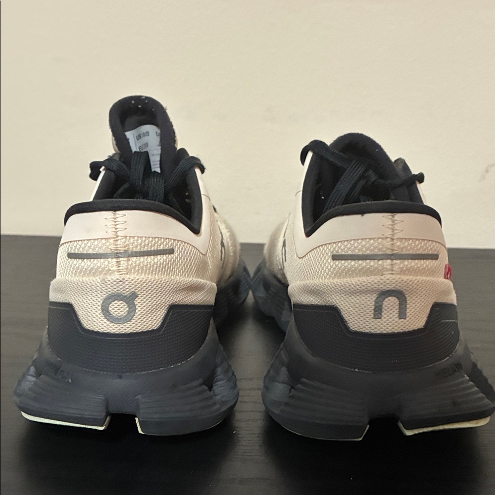 On Running clouds x3 sneakers fawn size8 - Picture 6 of 11